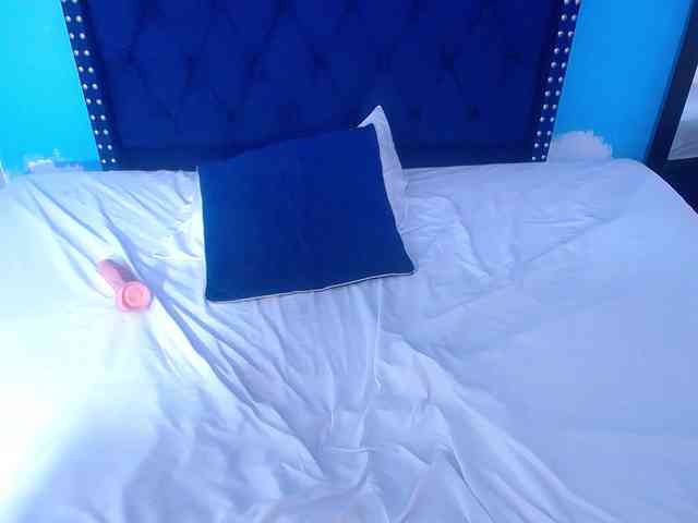 kinky-redhead18 webcam