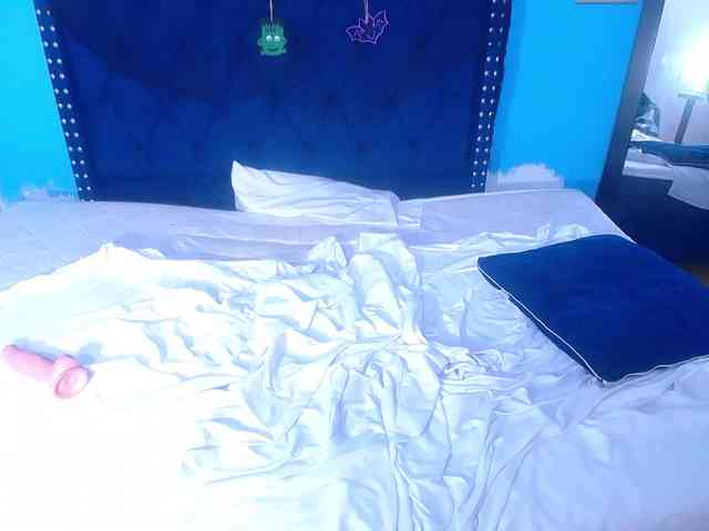 kinky-redhead18 webcam