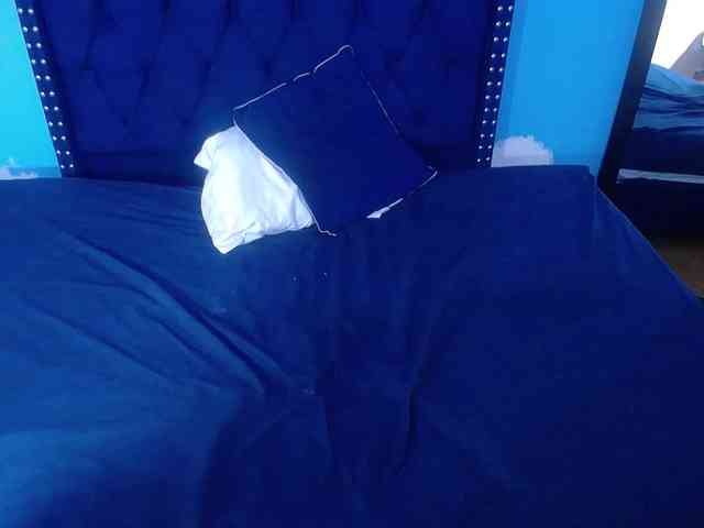 kinky-redhead18 webcam