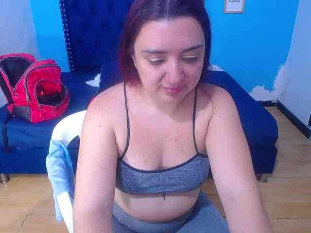 kinky-redhead18 webcam