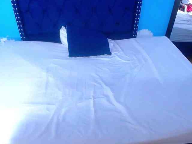 kinky-redhead18 webcam