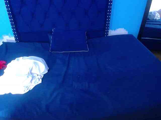 kinky-redhead18 webcam