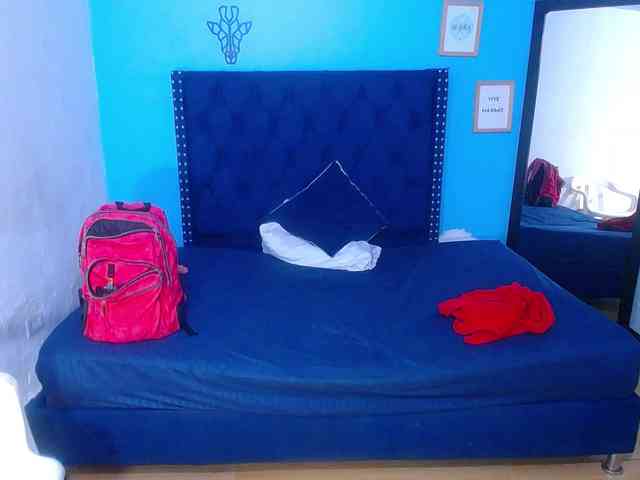 kinky-redhead18 webcam