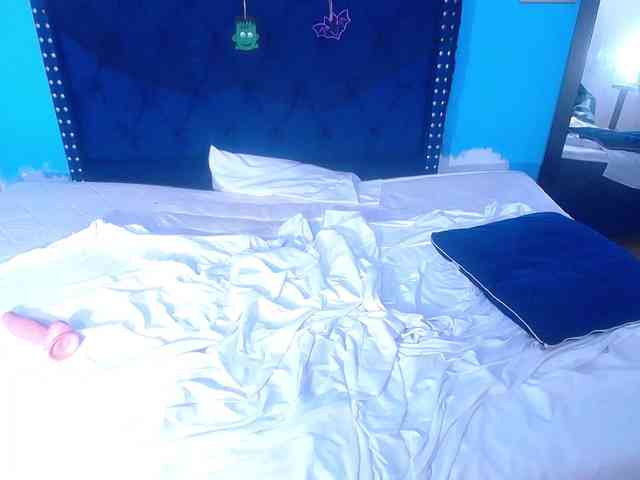 kinky-redhead18 webcam