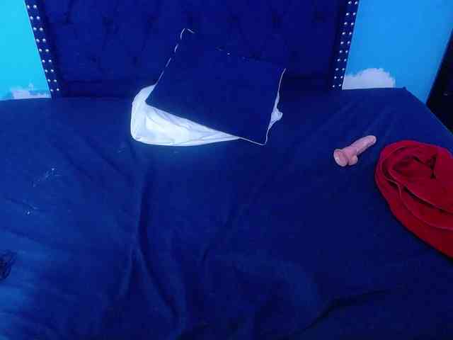 kinky-redhead18 webcam