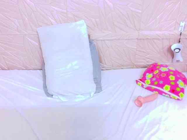 kinky-redhead18 webcam