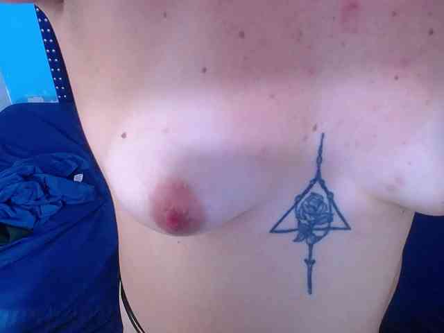 kinky-redhead18 webcam