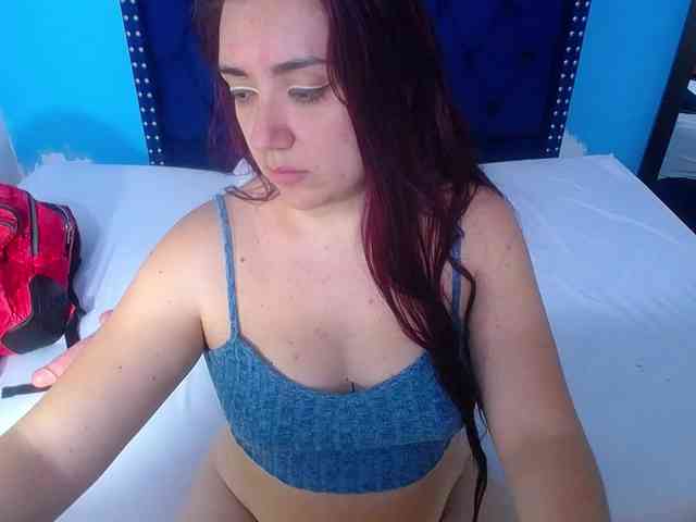 kinky-redhead18 webcam