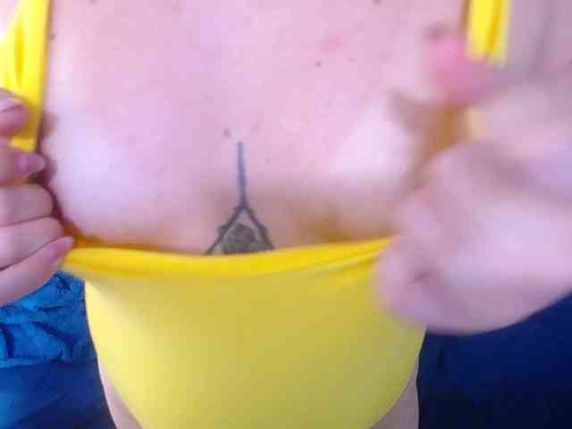 kinky-redhead18 webcam