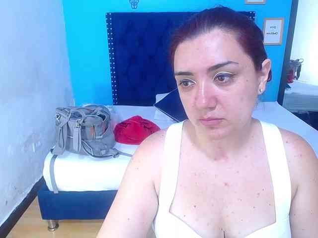 kinky-redhead18 webcam