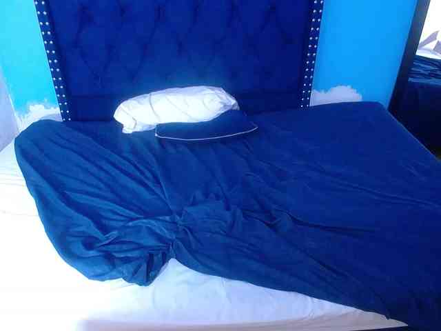 kinky-redhead18 webcam