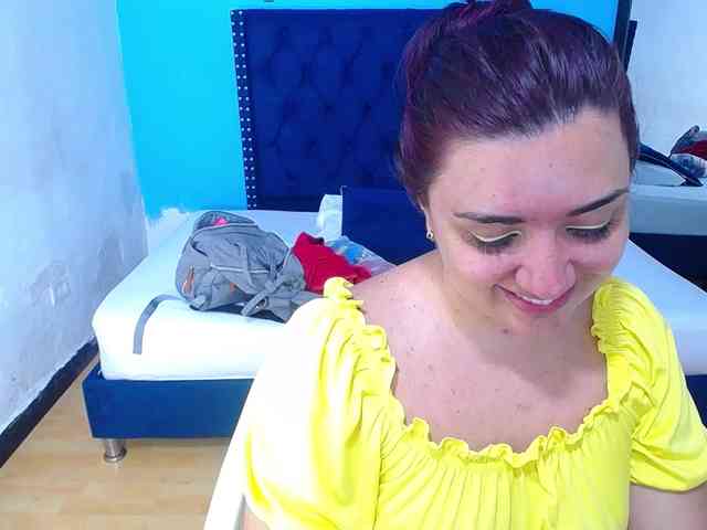 kinky-redhead18 webcam