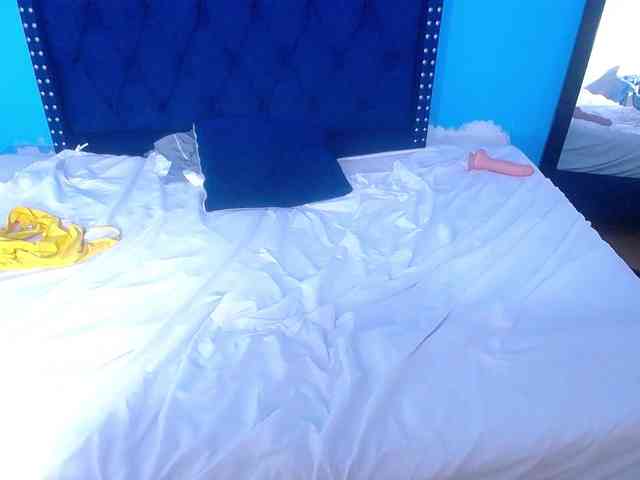 kinky-redhead18 webcam