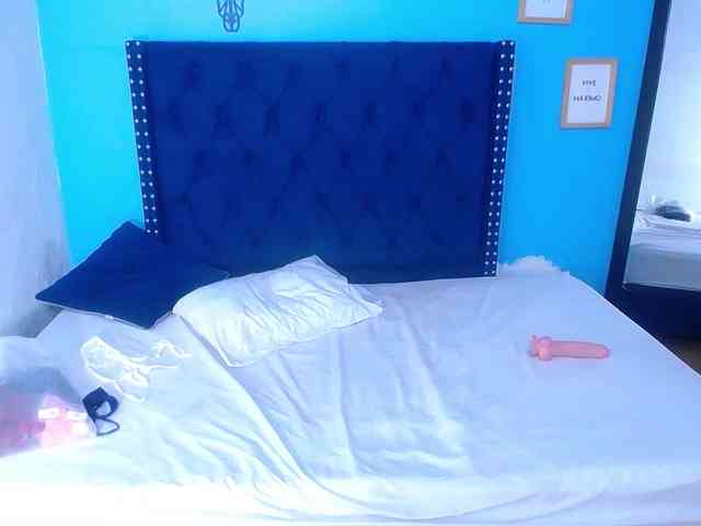 kinky-redhead18 Live Webcam on BongaCams