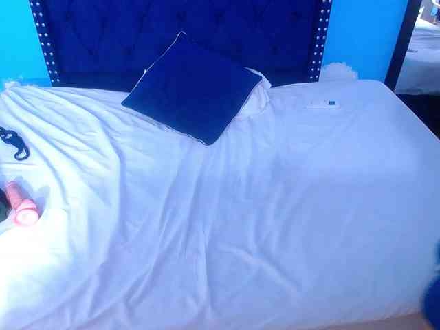 kinky-redhead18 webcam