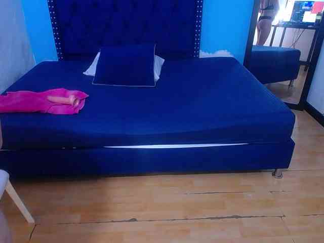 kinky-redhead18 webcam