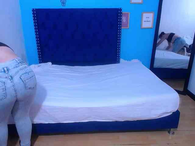 kinky-redhead18 webcam