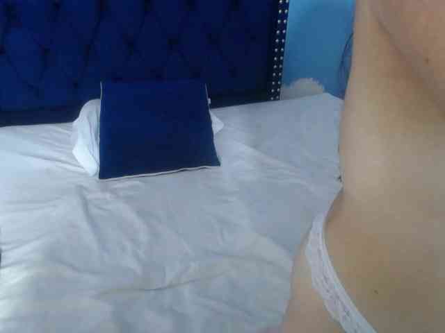 kinky-redhead18 webcam