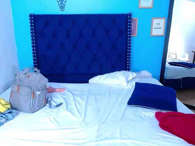 kinky-redhead18 webcam