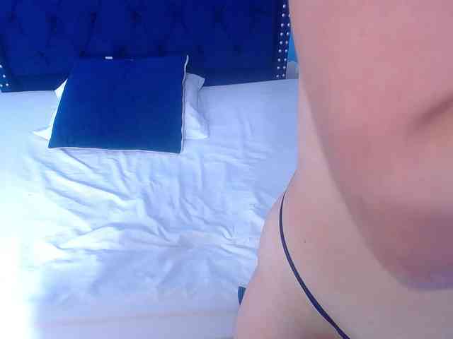 kinky-redhead18 webcam