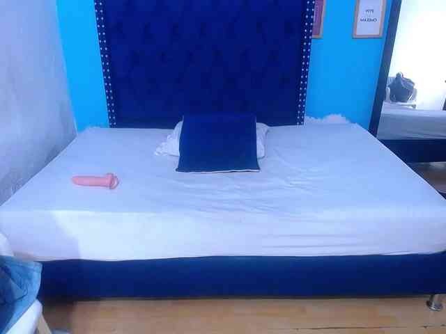 kinky-redhead18 webcam