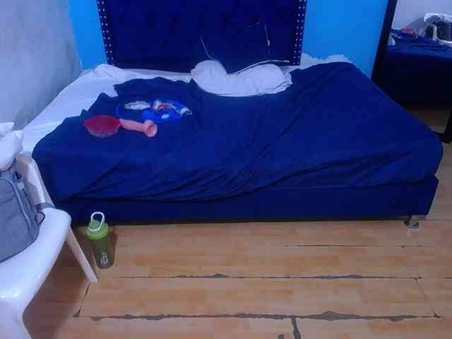 kinky-redhead18 webcam