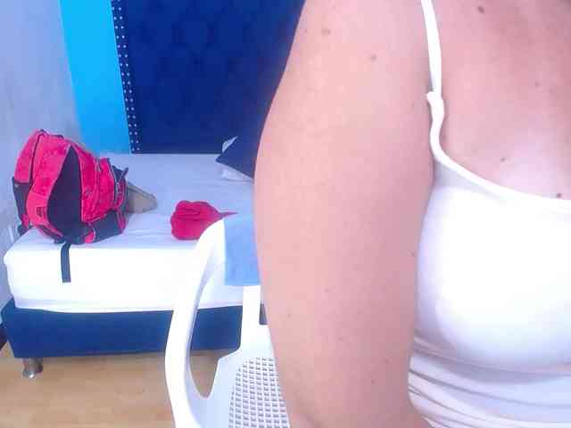 kinky-redhead18 webcam