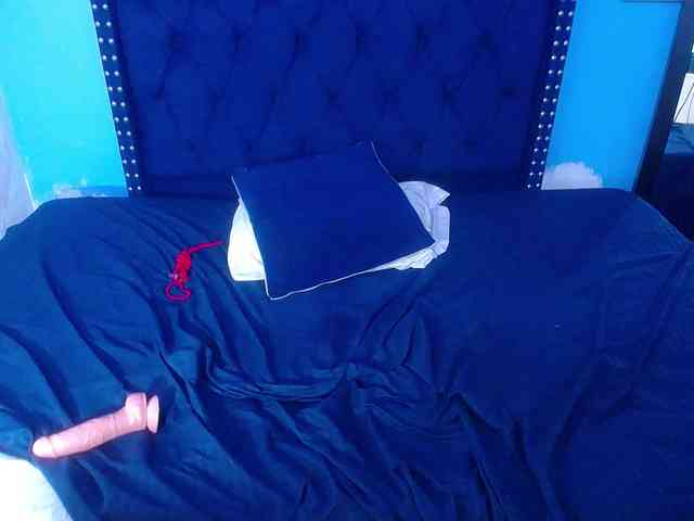 kinky-redhead18 webcam