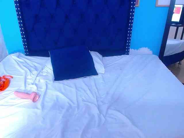 kinky-redhead18 webcam