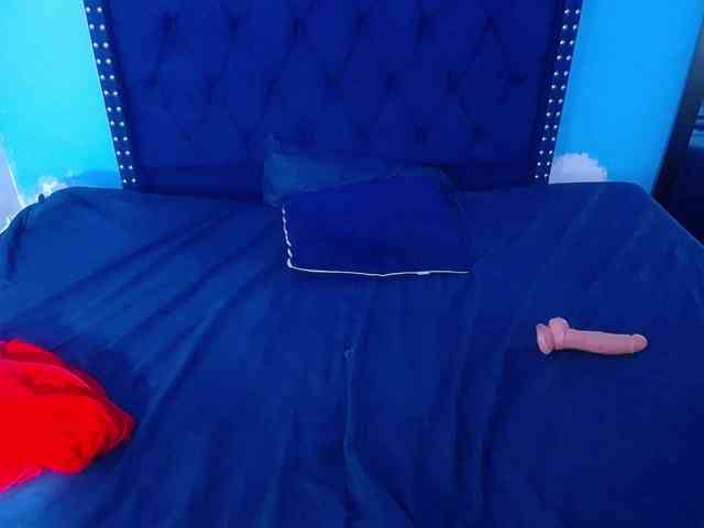 kinky-redhead18 webcam