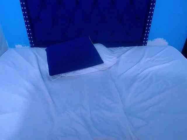 kinky-redhead18 webcam