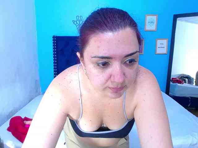 kinky-redhead18 webcam