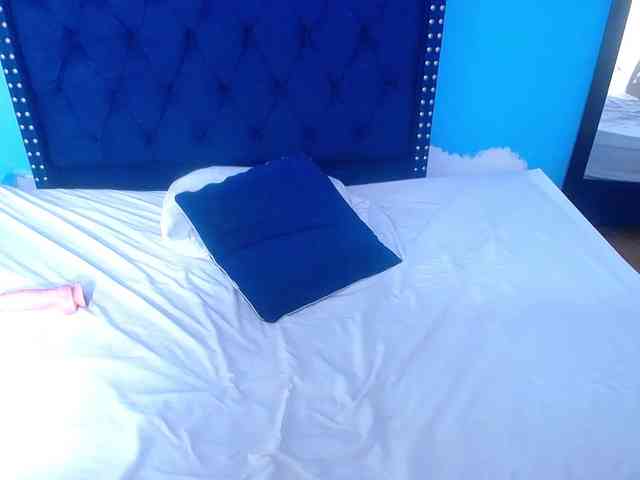 kinky-redhead18 webcam