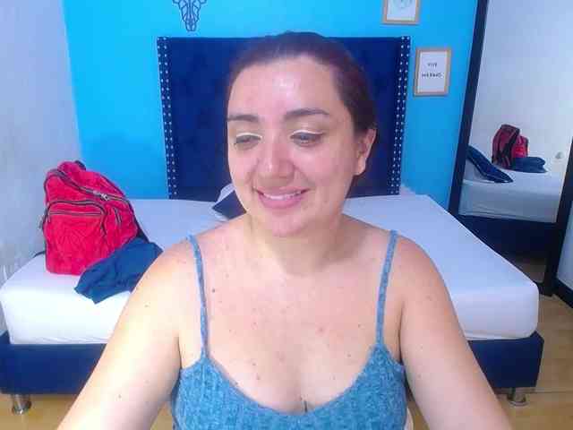 kinky-redhead18 webcam
