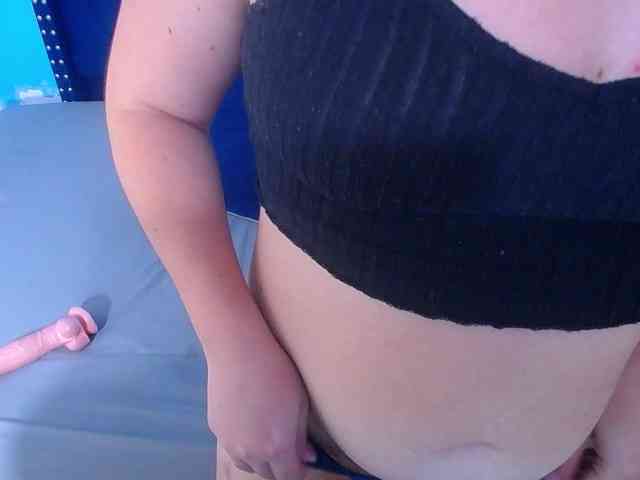 kinky-redhead18 webcam