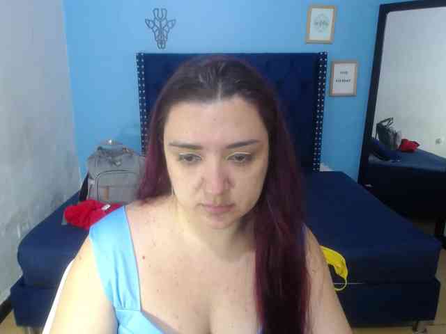 kinky-redhead18 webcam