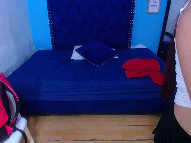 kinky-redhead18 webcam