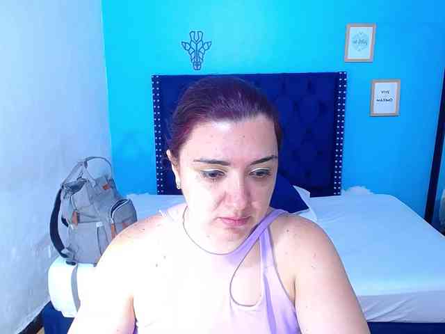 kinky-redhead18 webcam