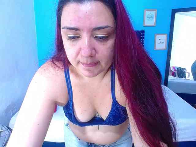 kinky-redhead18 webcam