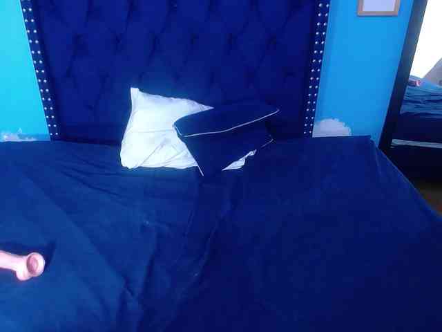 kinky-redhead18 webcam