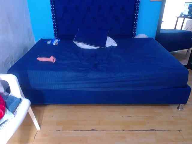 kinky-redhead18 webcam