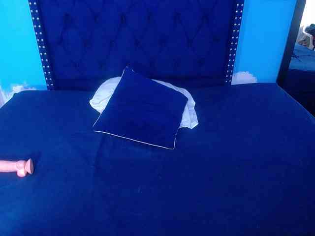 kinky-redhead18 webcam