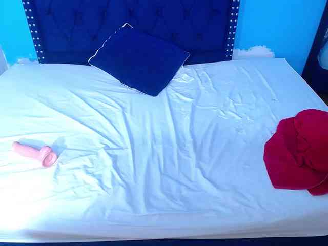 kinky-redhead18 webcam