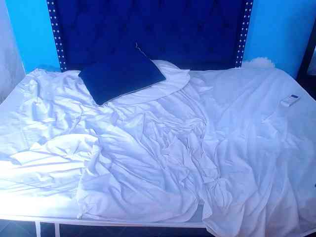 kinky-redhead18 webcam