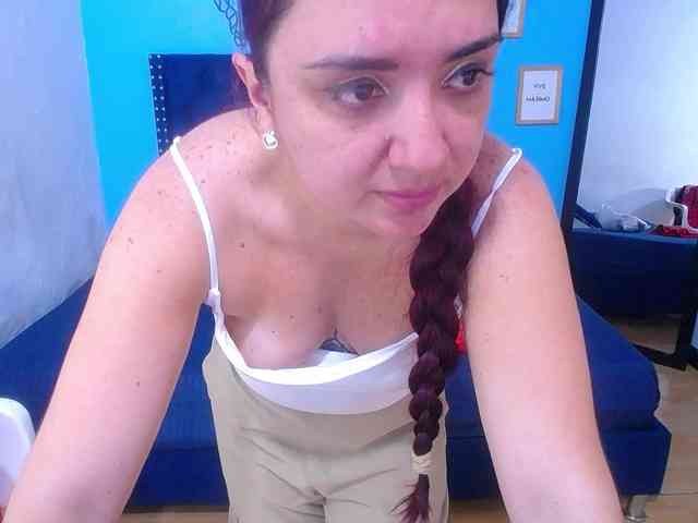 kinky-redhead18 webcam