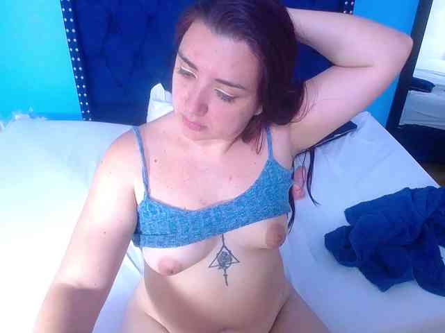 kinky-redhead18 webcam
