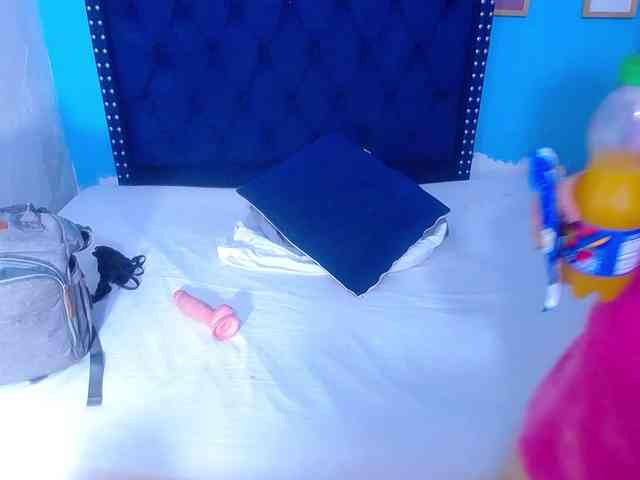 kinky-redhead18 webcam