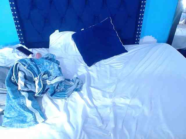 kinky-redhead18 webcam