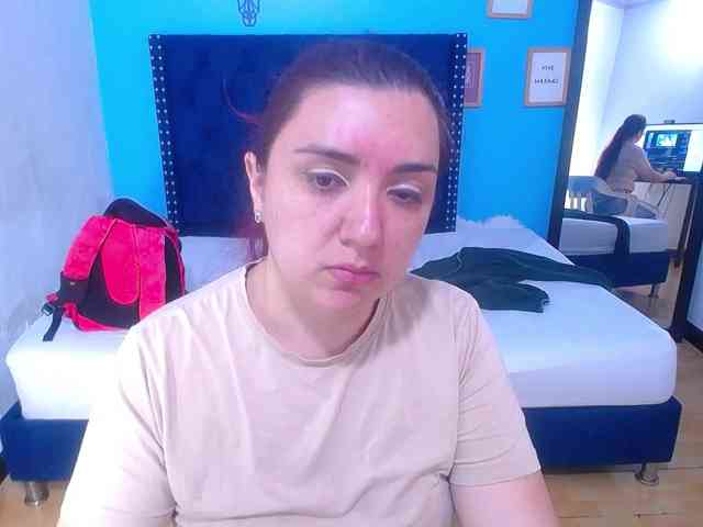 kinky-redhead18 webcam