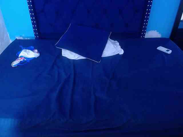 kinky-redhead18 webcam